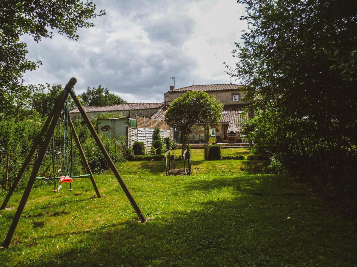 La Laujere Ivie - Gite & Piscine Privative Saint-Hilaire-du-Bois  외부 사진