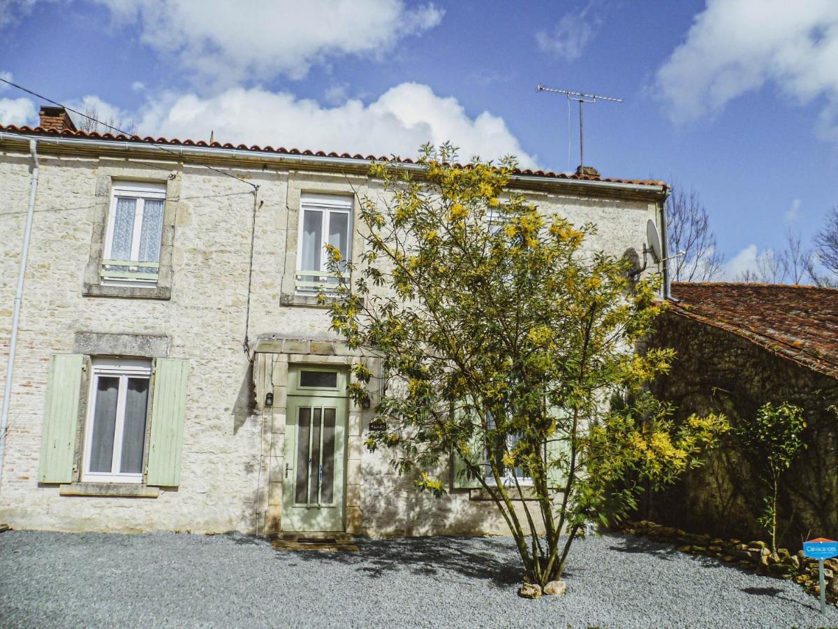 La Laujere Ivie - Gite & Piscine Privative Saint-Hilaire-du-Bois  외부 사진