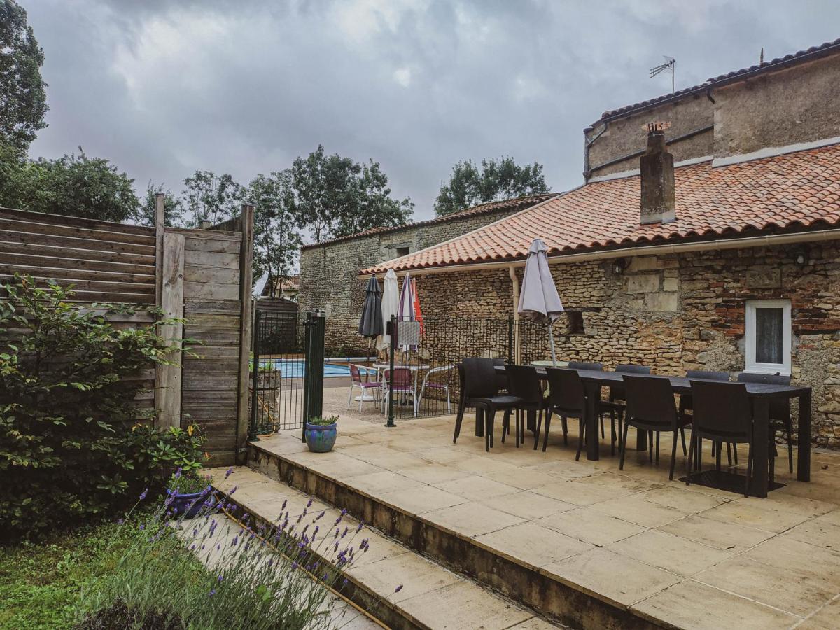 La Laujere Ivie - Gite & Piscine Privative Saint-Hilaire-du-Bois  외부 사진
