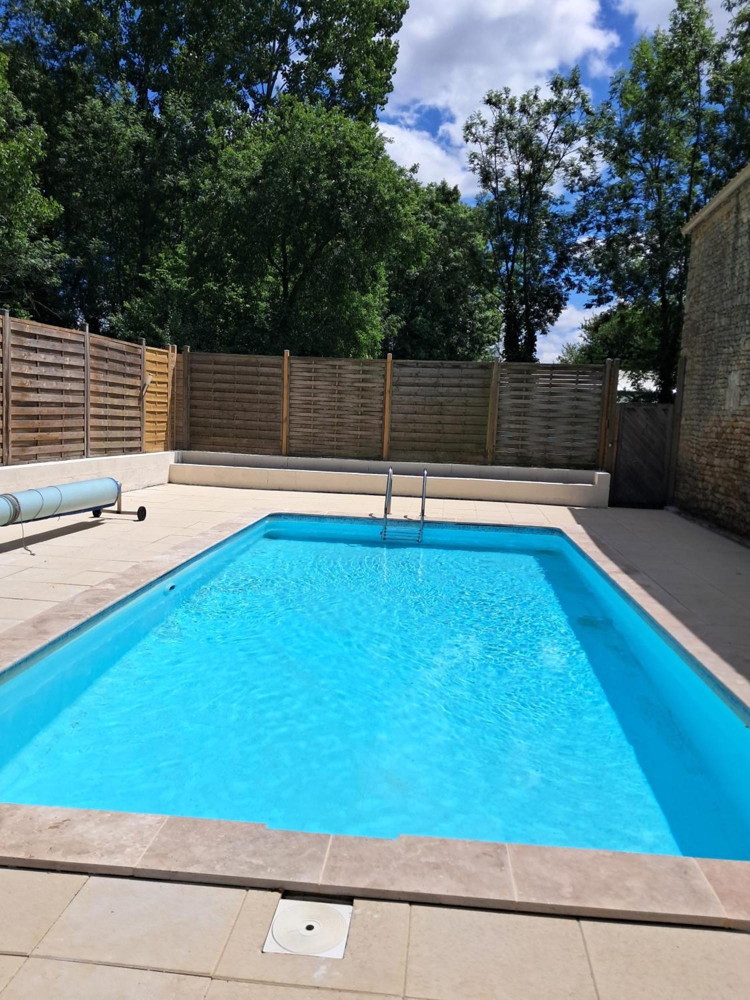 La Laujere Ivie - Gite & Piscine Privative Saint-Hilaire-du-Bois  외부 사진